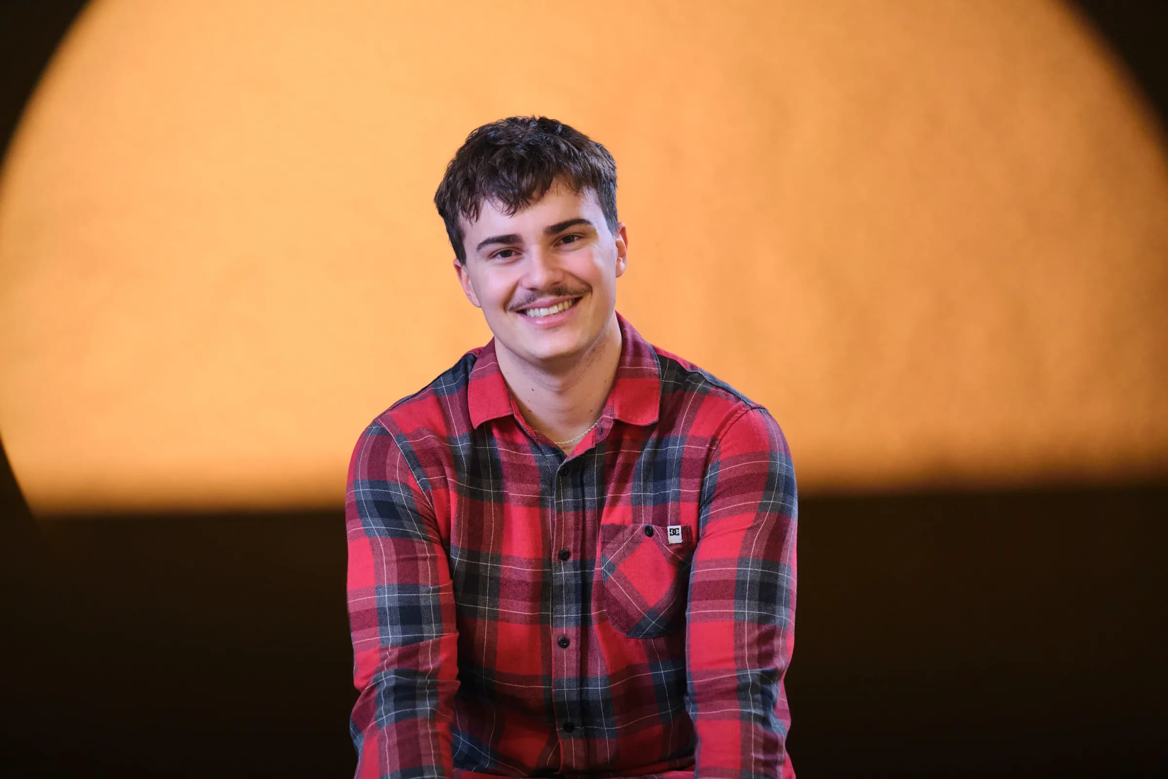 Denis Cabala – kamera, strih a sound design, artivo.
